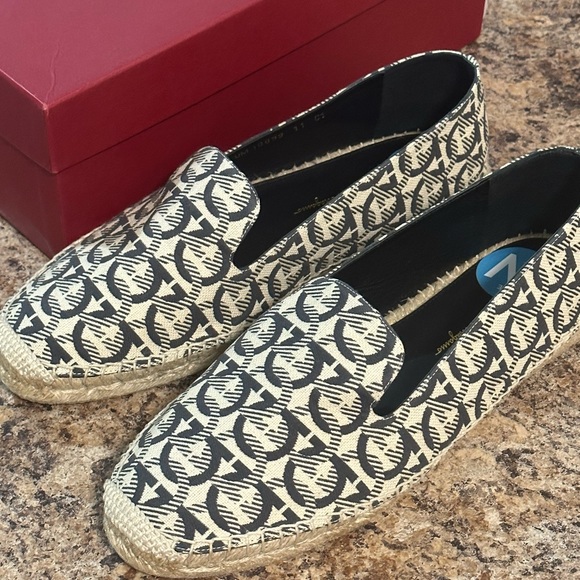 FERRAGAMO CANVAS ESPADRILLE - US 11 WIDE - Picture 8 of 9